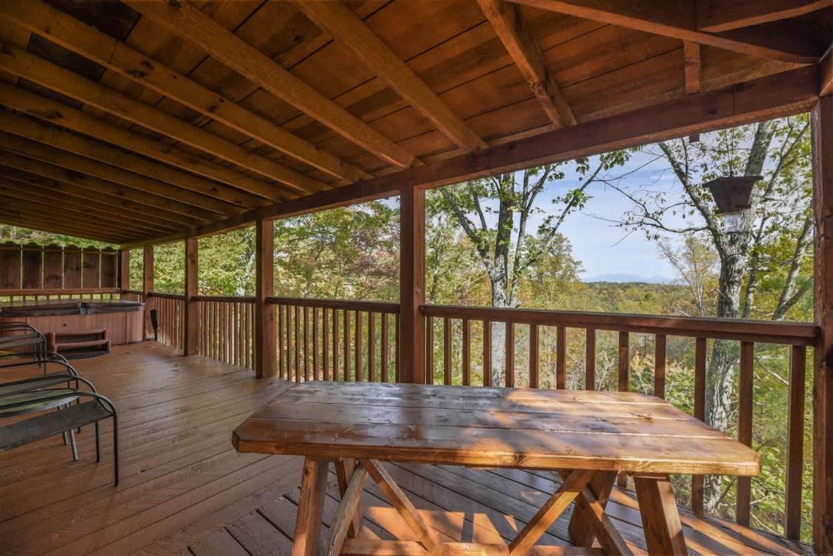 View! Cozy, Private, Fireplace, Hot Tub Log Cabin, Honeymoon! Sevierville Exteriör bild