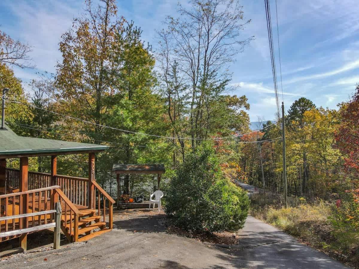 View! Cozy, Private, Fireplace, Hot Tub Log Cabin, Honeymoon! Sevierville Exteriör bild