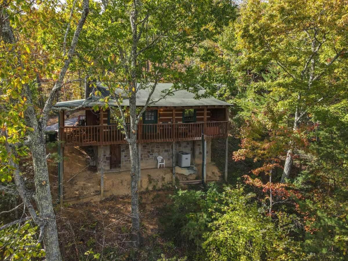 View! Cozy, Private, Fireplace, Hot Tub Log Cabin, Honeymoon! Sevierville Exteriör bild
